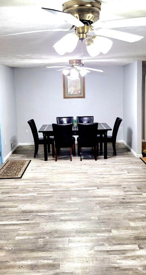 Experience The Serenity Of Pineapple Acre Pocono Holiday home Stroudsburg