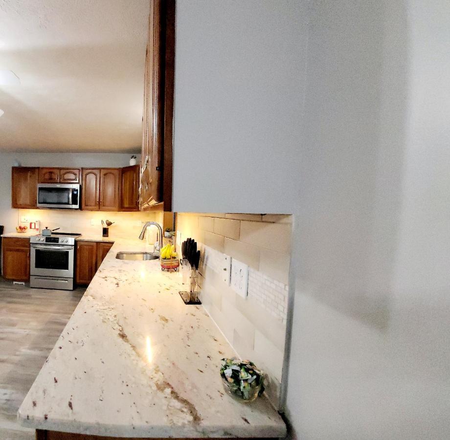 Experience The Serenity Of Pineapple Acre Pocono Holiday home Stroudsburg