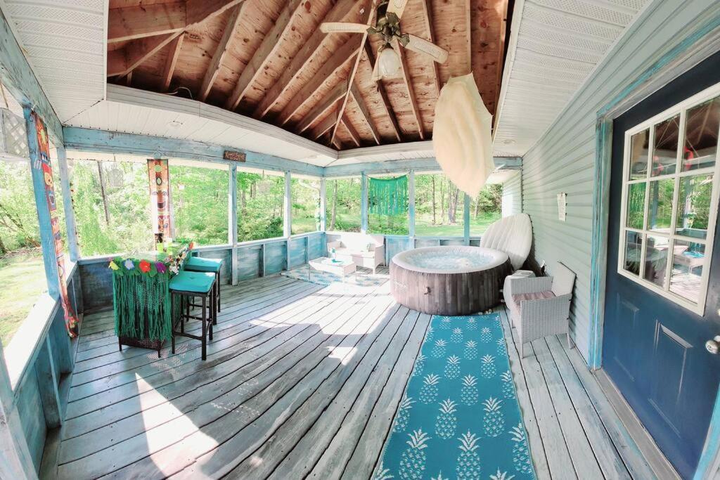 Experience The Serenity Of Pineapple Acre Pocono * Stroudsburg